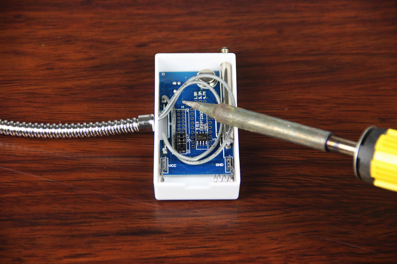 Connecting the wired metal magnetic contact sensor to Wireless transmitter