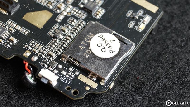 microSD/TF memory card slot