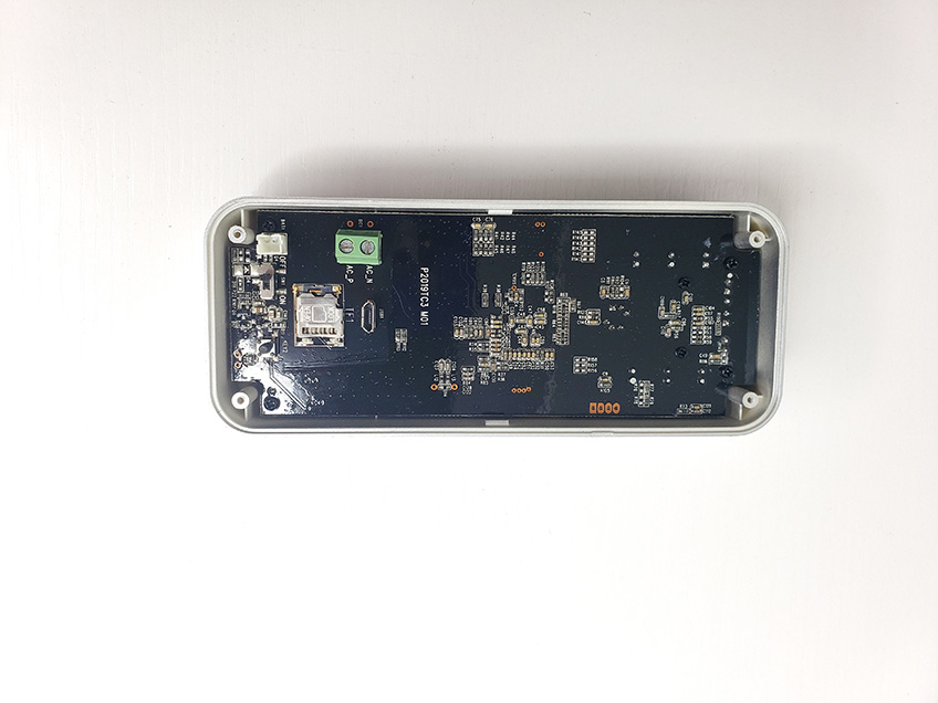 MicroSD/SDHX Memory Card Slot